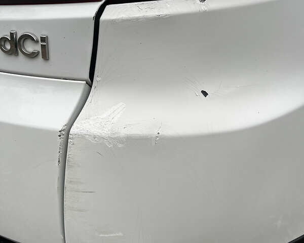 Белый Рено Меган, объемом двигателя 1.6 л и пробегом 237 тыс. км за 7800 $, фото 7 на Automoto.ua