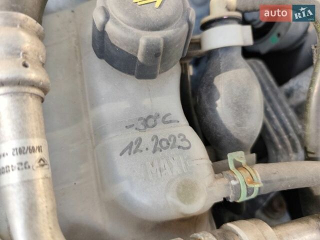 Білий Рено Меган, об'ємом двигуна 1.46 л та пробігом 250 тис. км за 6999 $, фото 92 на Automoto.ua