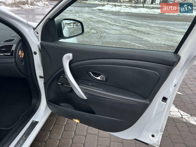 Білий Рено Меган, об'ємом двигуна 1.5 л та пробігом 248 тис. км за 7600 $, фото 11 на Automoto.ua
