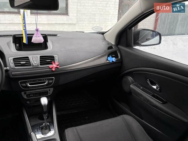 Білий Рено Меган, об'ємом двигуна 1.46 л та пробігом 265 тис. км за 6990 $, фото 63 на Automoto.ua