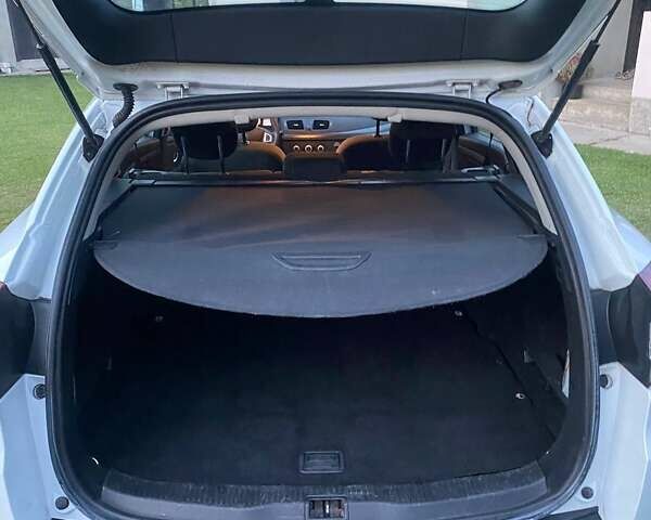 Білий Рено Меган, об'ємом двигуна 1.46 л та пробігом 244 тис. км за 8450 $, фото 15 на Automoto.ua