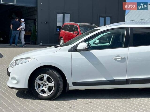 Белый Рено Меган, объемом двигателя 1.5 л и пробегом 195 тыс. км за 6490 $, фото 9 на Automoto.ua