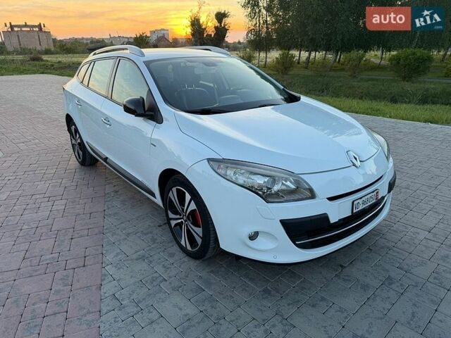 Білий Рено Меган, об'ємом двигуна 1.46 л та пробігом 246 тис. км за 8999 $, фото 88 на Automoto.ua