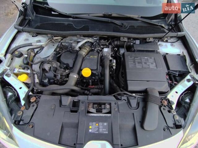 Білий Рено Меган, об'ємом двигуна 1.5 л та пробігом 250 тис. км за 9300 $, фото 33 на Automoto.ua