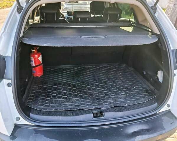 Белый Рено Меган, объемом двигателя 1.5 л и пробегом 217 тыс. км за 7000 $, фото 5 на Automoto.ua