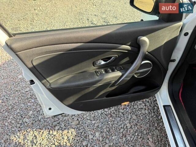 Білий Рено Меган, об'ємом двигуна 1.46 л та пробігом 324 тис. км за 6900 $, фото 20 на Automoto.ua