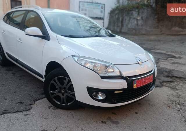 Белый Рено Меган, объемом двигателя 1.5 л и пробегом 265 тыс. км за 6900 $, фото 5 на Automoto.ua