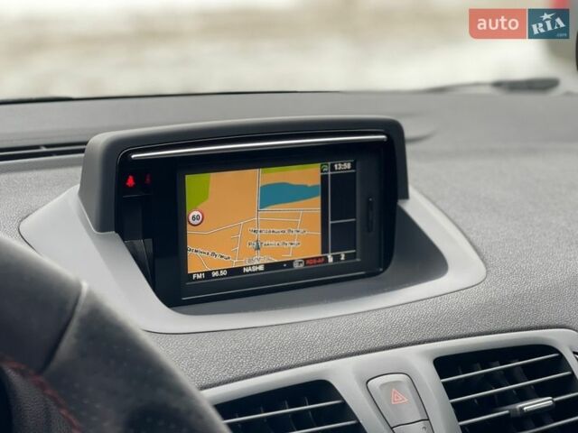 Белый Рено Меган, объемом двигателя 1.46 л и пробегом 200 тыс. км за 9200 $, фото 18 на Automoto.ua