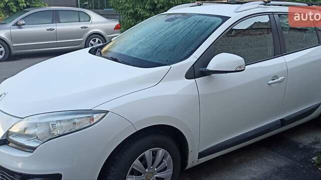 Белый Рено Меган, объемом двигателя 1.46 л и пробегом 200 тыс. км за 7200 $, фото 2 на Automoto.ua