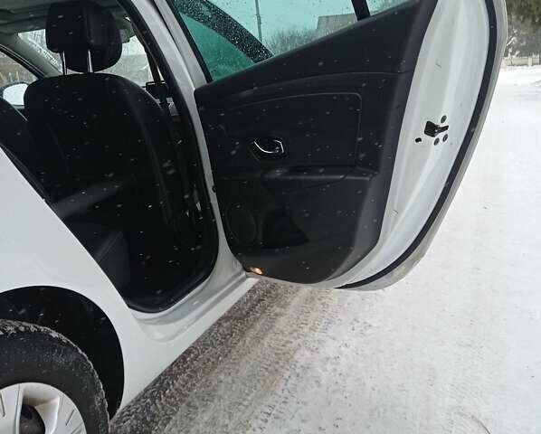 Білий Рено Меган, об'ємом двигуна 1.5 л та пробігом 275 тис. км за 7600 $, фото 18 на Automoto.ua