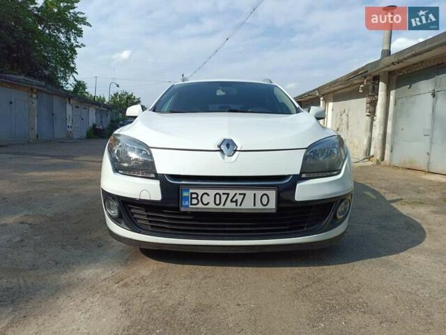 Белый Рено Меган, объемом двигателя 1.5 л и пробегом 250 тыс. км за 7100 $, фото 1 на Automoto.ua
