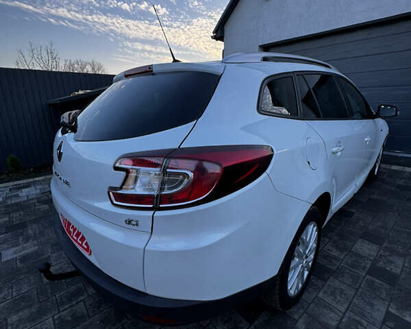 Белый Рено Меган, объемом двигателя 1.5 л и пробегом 236 тыс. км за 9700 $, фото 15 на Automoto.ua