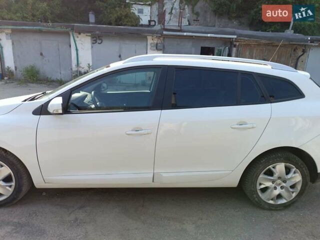 Белый Рено Меган, объемом двигателя 1.5 л и пробегом 250 тыс. км за 7100 $, фото 5 на Automoto.ua