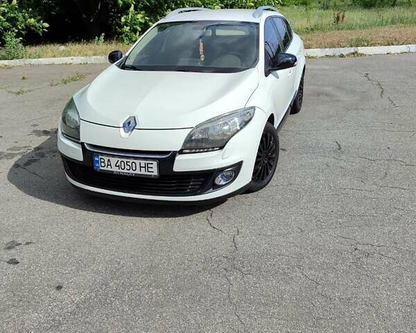 Белый Рено Меган, объемом двигателя 1.5 л и пробегом 290 тыс. км за 7700 $, фото 16 на Automoto.ua