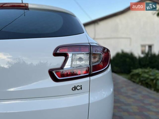 Белый Рено Меган, объемом двигателя 1.46 л и пробегом 185 тыс. км за 9099 $, фото 32 на Automoto.ua