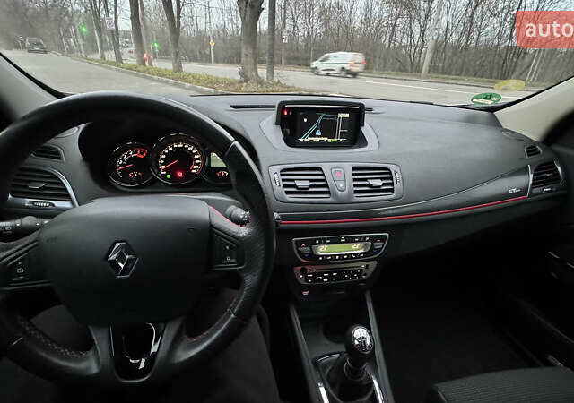 Белый Рено Меган, объемом двигателя 1.5 л и пробегом 241 тыс. км за 10200 $, фото 20 на Automoto.ua