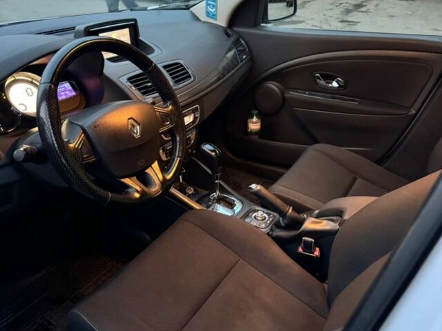 Белый Рено Меган, объемом двигателя 1.5 л и пробегом 300 тыс. км за 7999 $, фото 9 на Automoto.ua