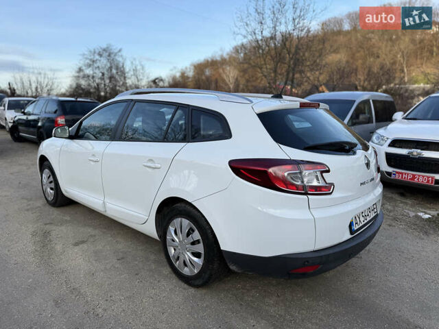 Белый Рено Меган, объемом двигателя 1.5 л и пробегом 259 тыс. км за 7999 $, фото 6 на Automoto.ua