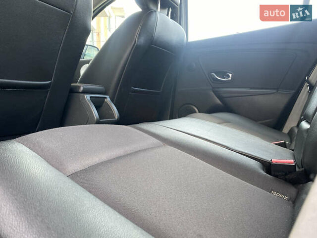 Білий Рено Меган, об'ємом двигуна 1.5 л та пробігом 226 тис. км за 8700 $, фото 24 на Automoto.ua