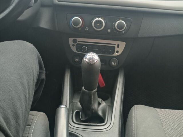 Белый Рено Меган, объемом двигателя 1.5 л и пробегом 267 тыс. км за 6600 $, фото 9 на Automoto.ua