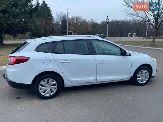 Белый Рено Меган, объемом двигателя 1.2 л и пробегом 146 тыс. км за 6600 $, фото 10 на Automoto.ua