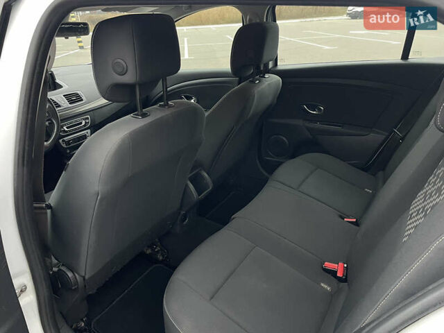 Білий Рено Меган, об'ємом двигуна 1.46 л та пробігом 256 тис. км за 7999 $, фото 20 на Automoto.ua