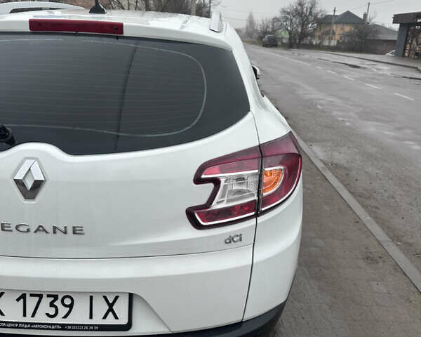 Білий Рено Меган, об'ємом двигуна 1.5 л та пробігом 271 тис. км за 8000 $, фото 1 на Automoto.ua