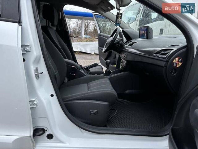 Білий Рено Меган, об'ємом двигуна 1.5 л та пробігом 248 тис. км за 7300 $, фото 30 на Automoto.ua