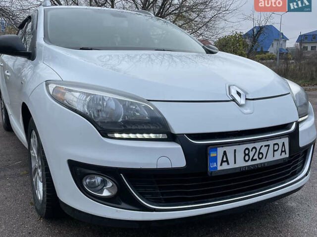 Белый Рено Меган, объемом двигателя 1.46 л и пробегом 305 тыс. км за 8500 $, фото 1 на Automoto.ua