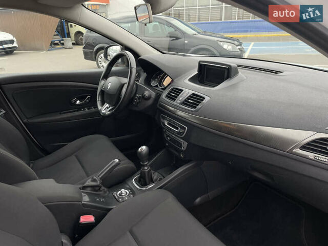 Білий Рено Меган, об'ємом двигуна 1.46 л та пробігом 256 тис. км за 7999 $, фото 24 на Automoto.ua