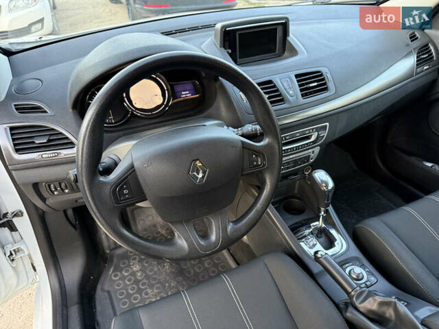Белый Рено Меган, объемом двигателя 1.5 л и пробегом 259 тыс. км за 7999 $, фото 17 на Automoto.ua