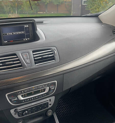 Рено Меган 2013 в Локачи на Automoto.ua Белый Рено Меган, объемом двигателя 1.5 л и пробегом 290 тыс. км за 7500 $, фото 11 на Automoto.ua