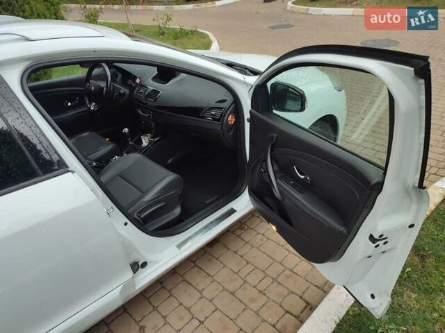 Рено Меган 2013 в Буче на Automoto.ua Белый Рено Меган, объемом двигателя 1.46 л и пробегом 270 тыс. км за 7000 $, фото 11 на Automoto.ua