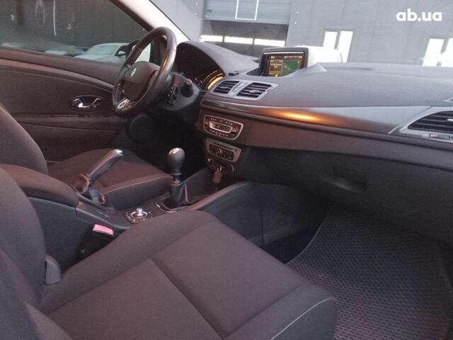 Белый Рено Меган, объемом двигателя 1.5 л и пробегом 315 тыс. км за 8990 $, фото 11 на Automoto.ua