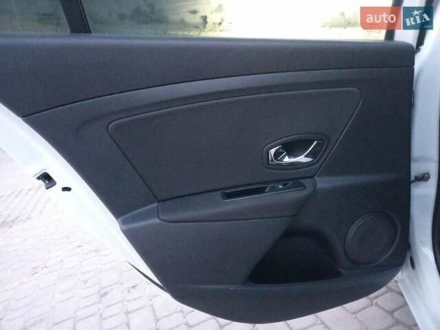 Белый Рено Меган, объемом двигателя 1.5 л и пробегом 315 тыс. км за 8990 $, фото 20 на Automoto.ua