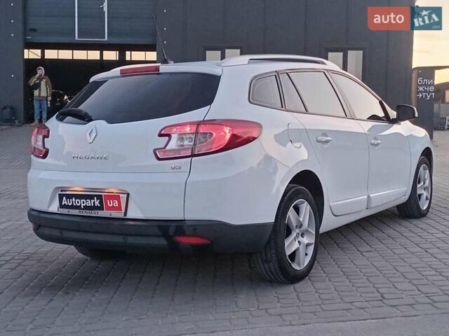 Белый Рено Меган, объемом двигателя 1.5 л и пробегом 315 тыс. км за 8990 $, фото 4 на Automoto.ua