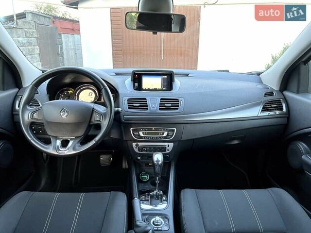Белый Рено Меган, объемом двигателя 1.46 л и пробегом 185 тыс. км за 9099 $, фото 20 на Automoto.ua
