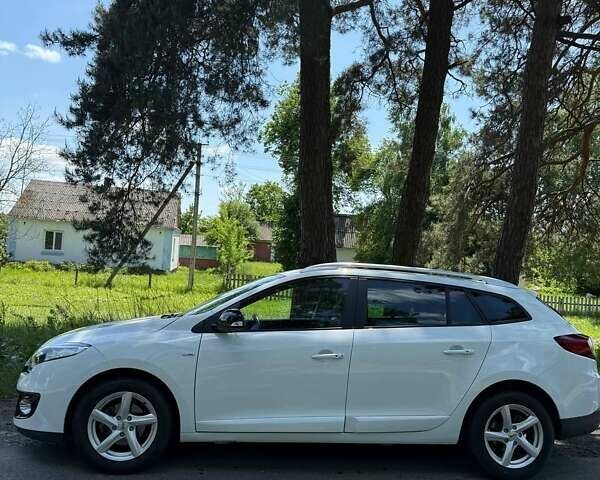 Белый Рено Меган, объемом двигателя 1.5 л и пробегом 239 тыс. км за 8800 $, фото 2 на Automoto.ua