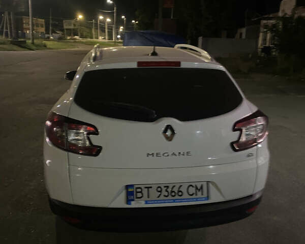 Білий Рено Меган, об'ємом двигуна 1.46 л та пробігом 282 тис. км за 7800 $, фото 1 на Automoto.ua