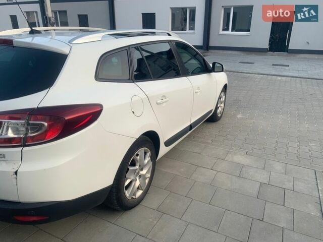 Білий Рено Меган, об'ємом двигуна 1.46 л та пробігом 398 тис. км за 6100 $, фото 4 на Automoto.ua