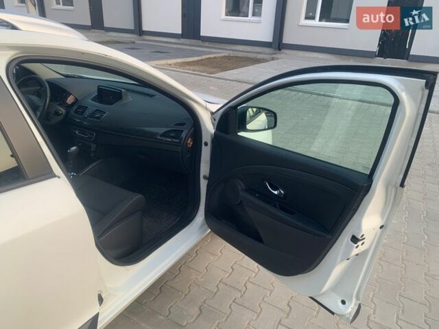 Білий Рено Меган, об'ємом двигуна 1.46 л та пробігом 398 тис. км за 6100 $, фото 10 на Automoto.ua