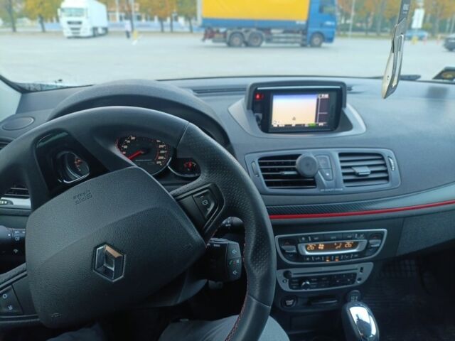 Рено Меган 2013 в Черкассах на Automoto.ua Белый Рено Меган, объемом двигателя 1.5 л и пробегом 212 тыс. км за 10500 $, фото 20 на Automoto.ua