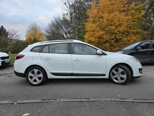 Белый Рено Меган, объемом двигателя 1.5 л и пробегом 226 тыс. км за 7300 $, фото 1 на Automoto.ua