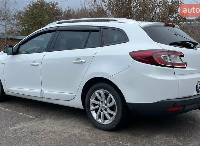 Белый Рено Меган, объемом двигателя 1.46 л и пробегом 308 тыс. км за 8700 $, фото 1 на Automoto.ua