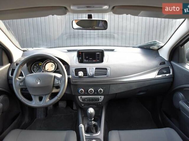Белый Рено Меган, объемом двигателя 1.5 л и пробегом 232 тыс. км за 7800 $, фото 30 на Automoto.ua