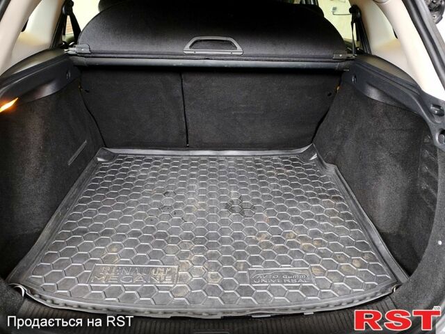 Белый Рено Меган, объемом двигателя 1.5 л и пробегом 269 тыс. км за 6700 $, фото 9 на Automoto.ua