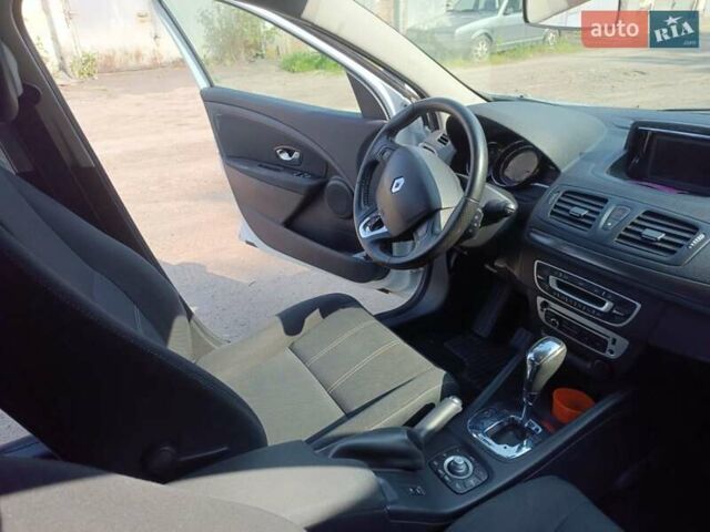 Белый Рено Меган, объемом двигателя 1.5 л и пробегом 250 тыс. км за 7100 $, фото 19 на Automoto.ua