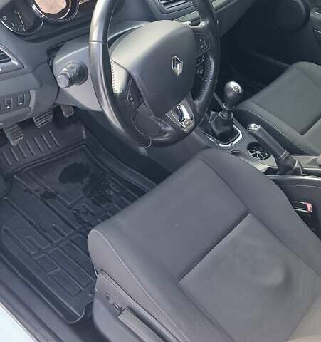 Белый Рено Меган, объемом двигателя 1.5 л и пробегом 223 тыс. км за 7950 $, фото 9 на Automoto.ua