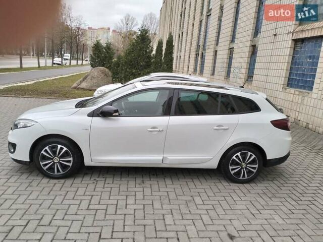 Белый Рено Меган, объемом двигателя 1.5 л и пробегом 260 тыс. км за 8100 $, фото 2 на Automoto.ua