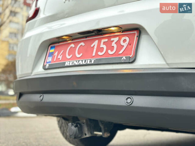Белый Рено Меган, объемом двигателя 0 л и пробегом 262 тыс. км за 8499 $, фото 19 на Automoto.ua